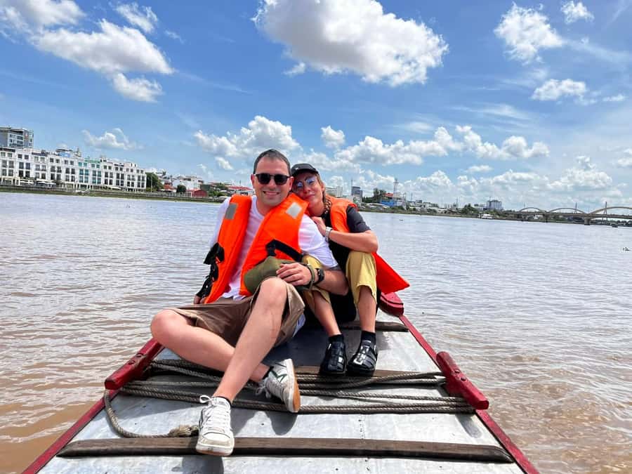 1 Day Mekong Tour: Cai Rang Floating Market & MyTho-Ben Tre - The boat highlight: hand-rowed sampan through water-palm canals
