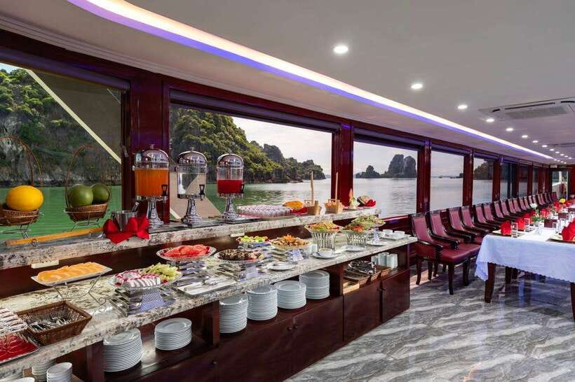 1-Day Tour Explore Unesco-recognized Ha Long Bay on Cruise - Luon Cave kayaking (or bamboo boat): the ocean feels like a secret garden