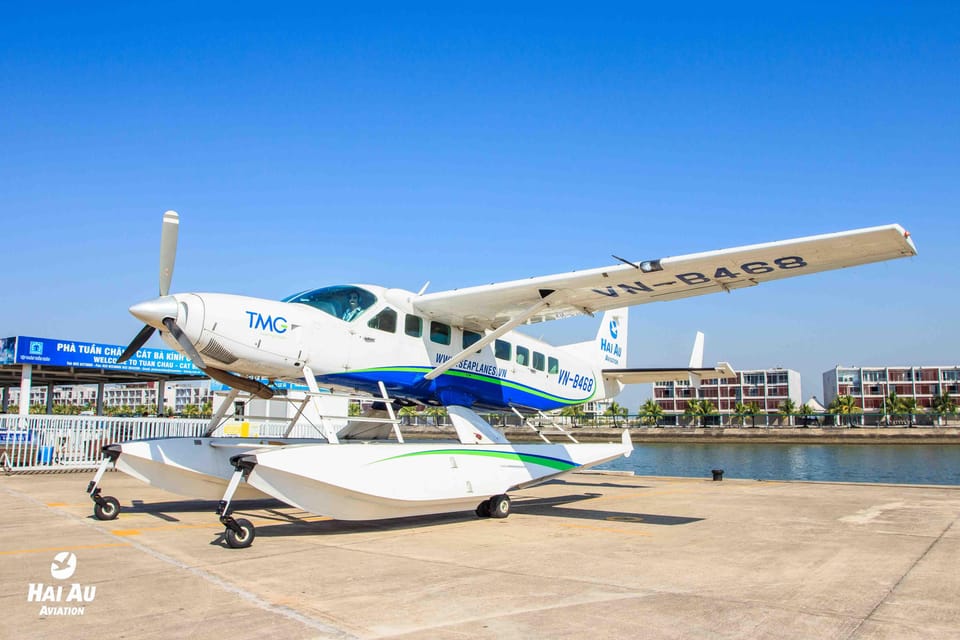 25 minutes sightseeing flight in Halong Bay by Seaplane - A 25-minute seaplane view over Ha Long Bay changes everything