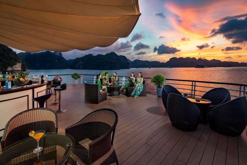 3-Day Lan Ha Bay & Viet Hai 5★ Cruise + Free Hanoi Pickup - Quick hits before you sail