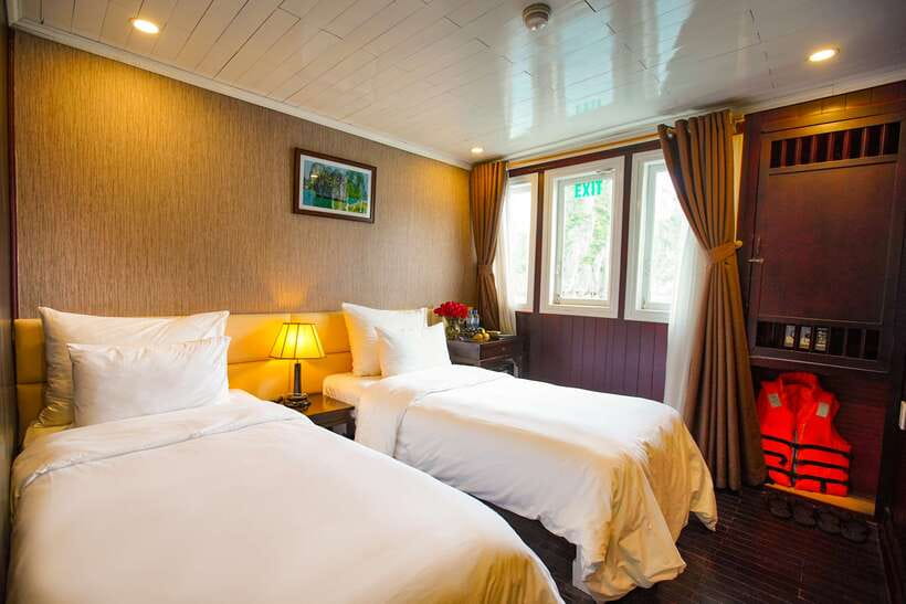 4-star Halong Paloma Cruise 2D1N Trip - Food, cabins, and service: what “4-star” feels like here