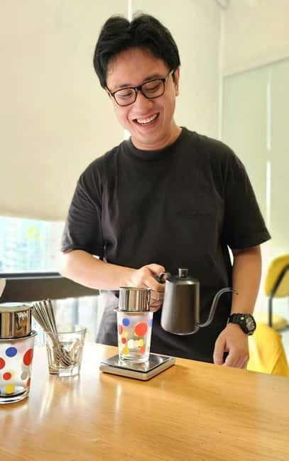A Complete Vietnam Coffee Journey - The Unknown Giant - Snack Pairing and Local Flavor Between Cups