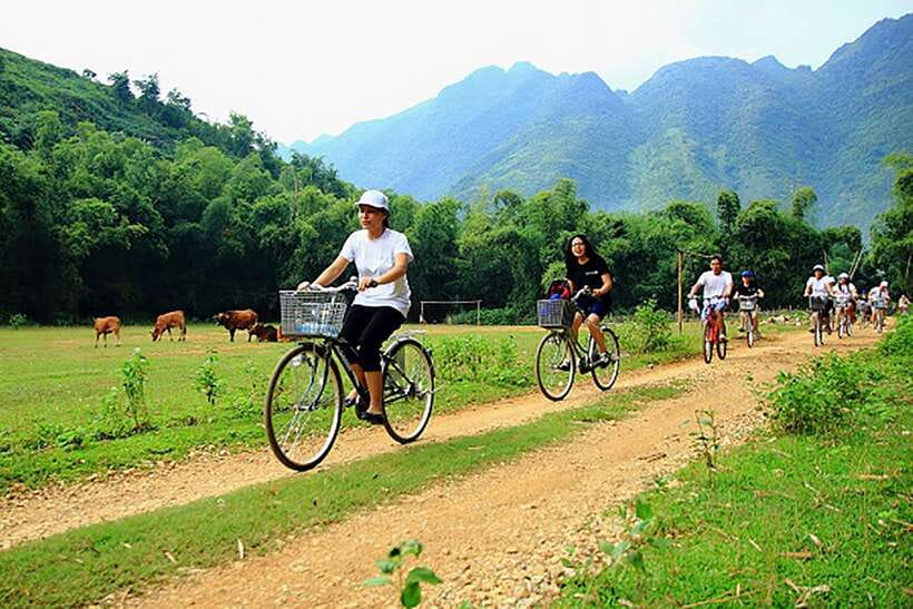 Amazing Mai Chau Day Tour- Small Group with Biking and Lunch - Mo Luong Cave and Hang Bo doi: stalactites and cool air