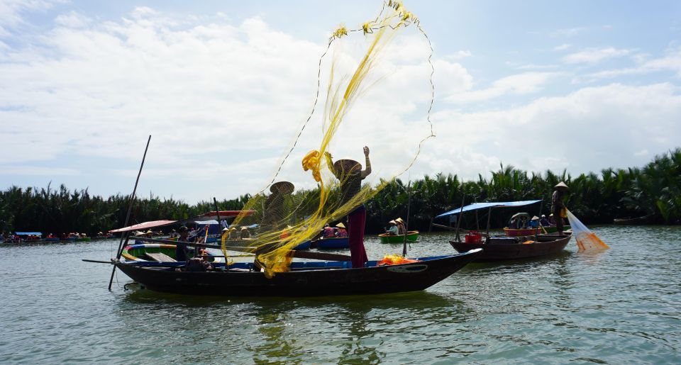Basket Boat at Coconut Village, Kitchen Show and Big Lunch - Tra Que vegetable village: 300 years of herbs you can taste