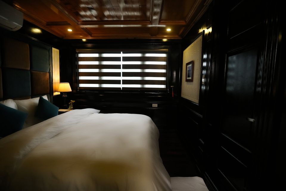 BestSeller - 2 Day 5-Star Overnight Cruise of Highest Safety - Day 2 morning: breakfast, tea/coffee, and Frog Pond time