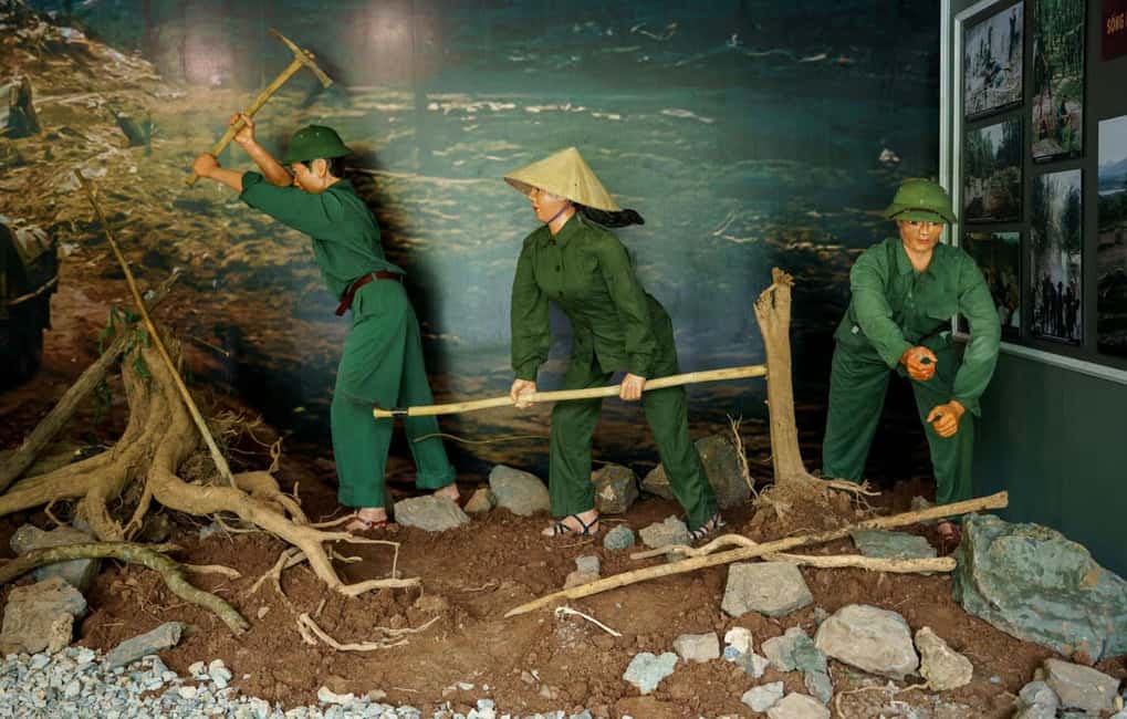 Boat Ride Phong Nha Cave & Vietnam’s Historic Command Cave - Commander Cave and Phong Nha Cave in One Day: What This Tour Feels Like