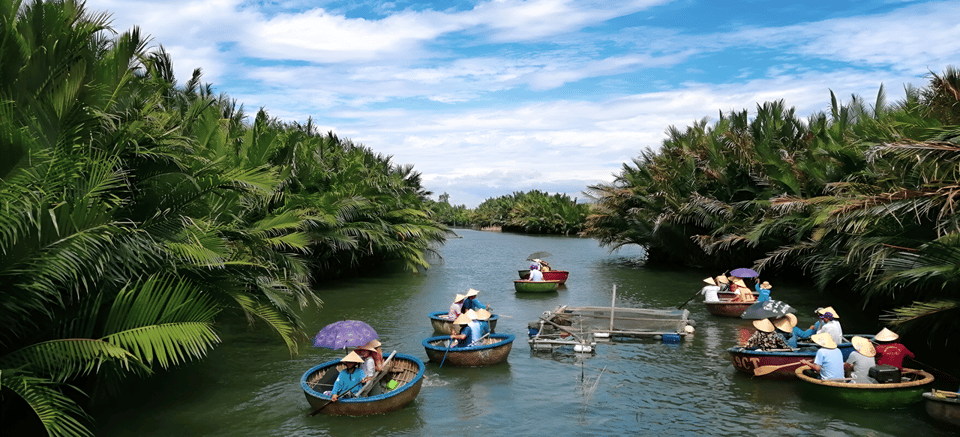 Cam Thanh: Coconut Basket Boat and Enjoy Free Coconut Ticket - The basket boat special performance: what it adds