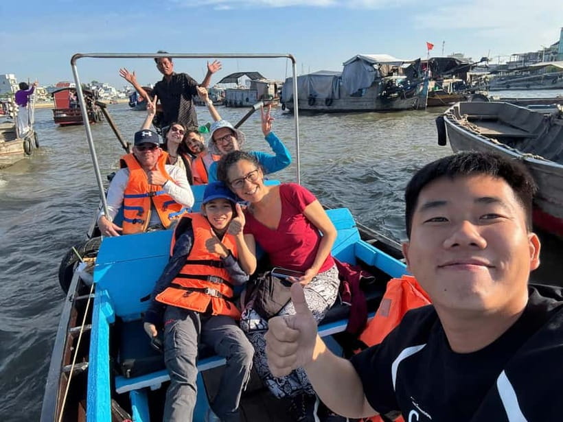 Can Tho: Floating Market, Cacao & Canals with French Guide - Cai Rang Floating Market: what to watch (and what to expect)