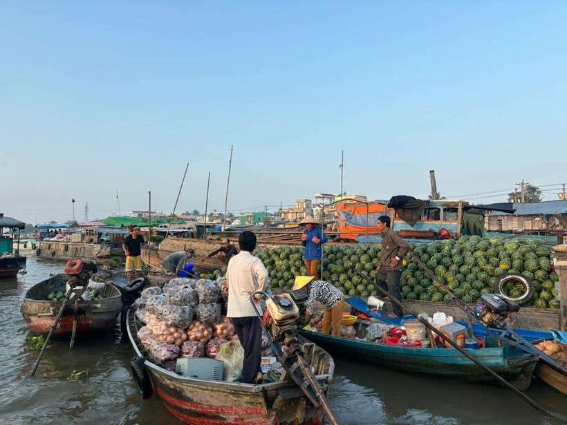 Can Tho: Floating Market, Canal, Cacao Farm & Mekong' Life - Key things that make this Mekong Delta day click