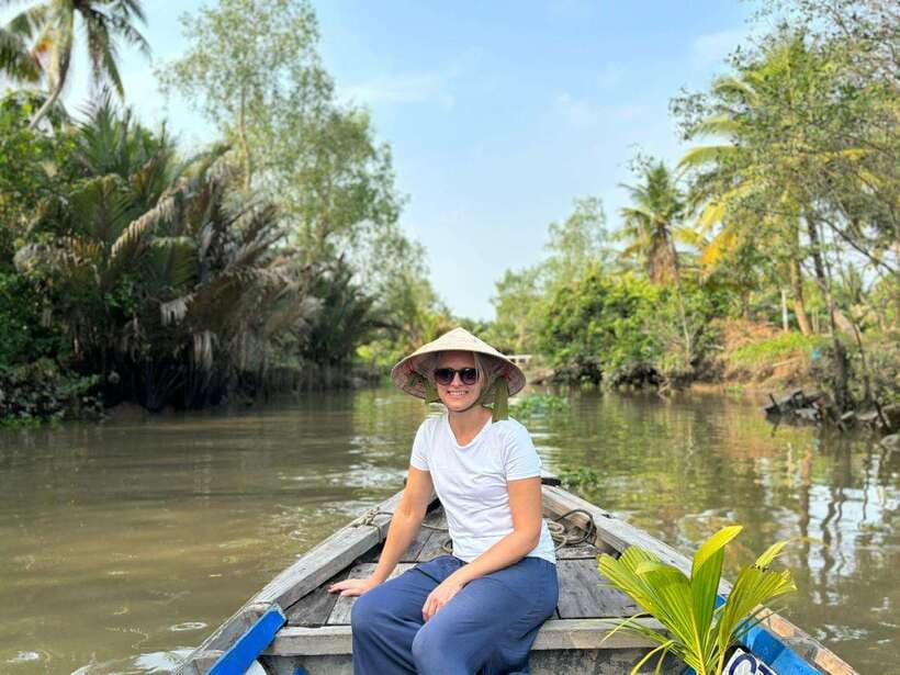 Can Tho: Floating Market, Canal, Cacao Farm & Mekong' Life - Breakfast on the water: noodle house flavors and fresh fruit