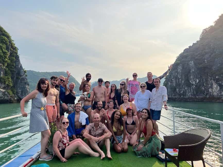 Cat Ba/Ha Noi: Lan Ha and Monkey Island Full Day Boat Trip - Enter Lan Ha Bay: Three-Peach swimming time is the main event