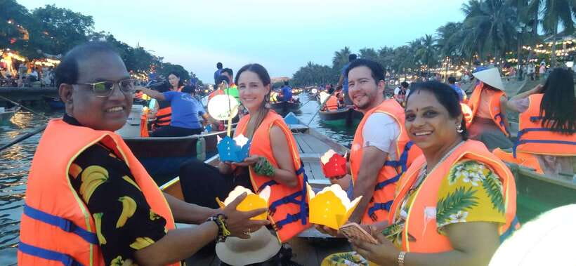 Da Nang: Cam Thanh Coconut Village and Hoi An Old Town Tour - Hoi An Old Town: Walking a Historic Loop Without Getting Lost