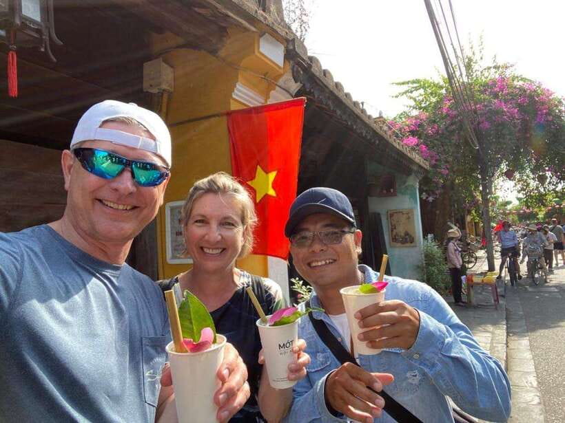 Da Nang: Cam Thanh Coconut Village and Hoi An Old Town Tour - Art Show at the Hoi An Traditional Performing Arts House