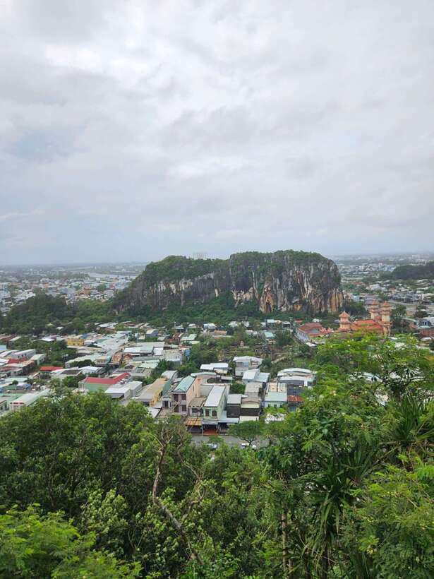 Da Nang City Sightseeing Private Tour With Seafood Buffet - Should you book this Da Nang city tour?
