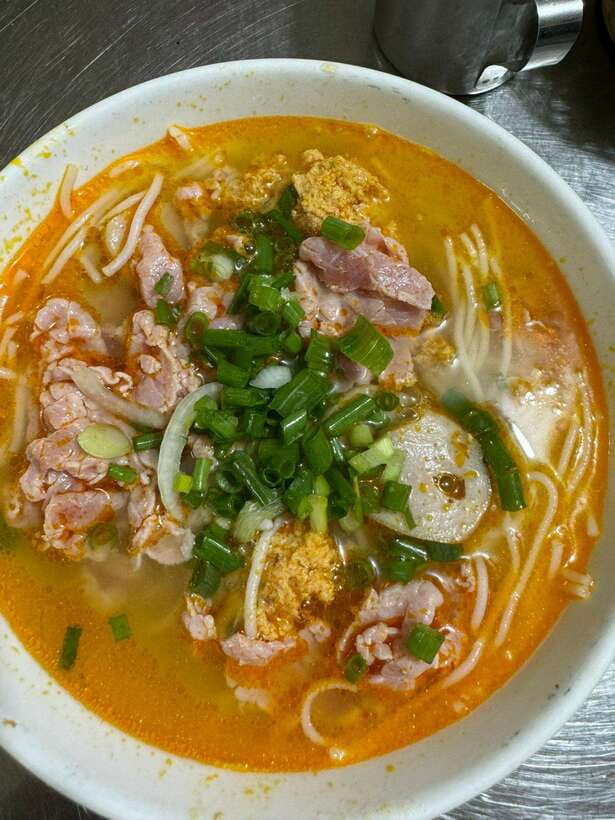 Da Nang City Street Food Private Tour With Local Students - Da Nang street food, guided by local students (and not a lecture)