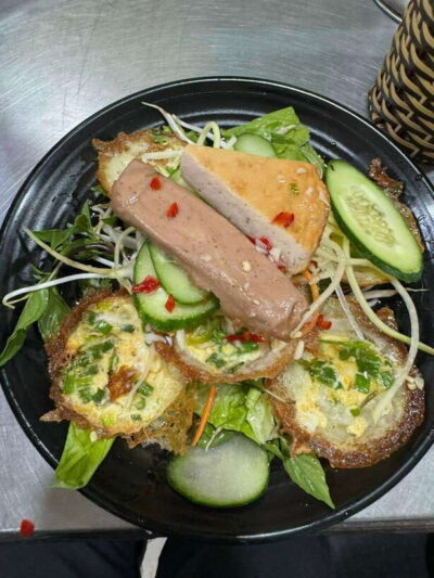 Da Nang City Street Food Tour With Live Music Tien Sa Show - Street food stops that teach you what Da Nang actually eats
