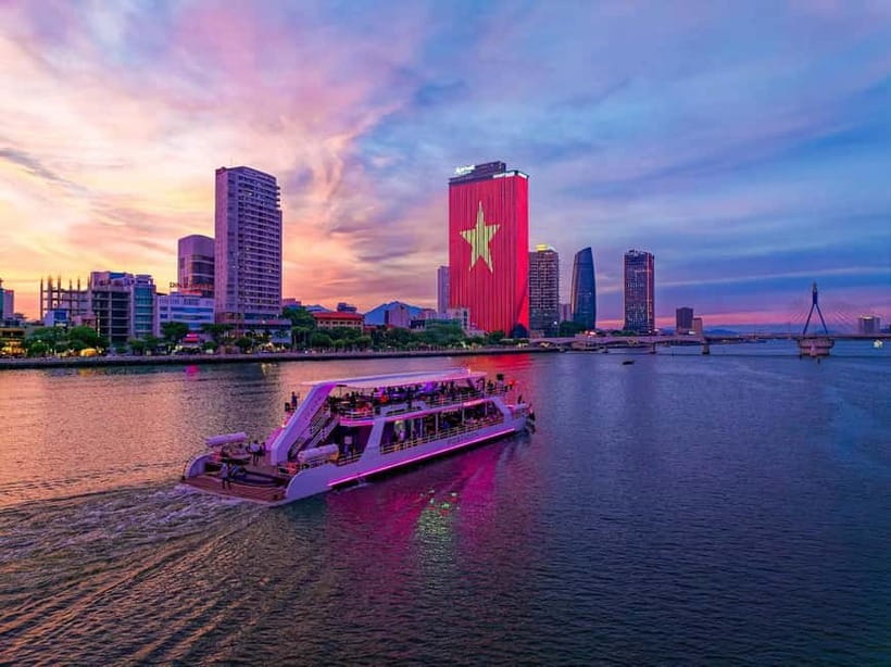 Da Nang: Experience a Magical Sunset Dinner Cruise in DN Bay - The dinner you’ll actually get: Asian-European set menu, salmon or lobster