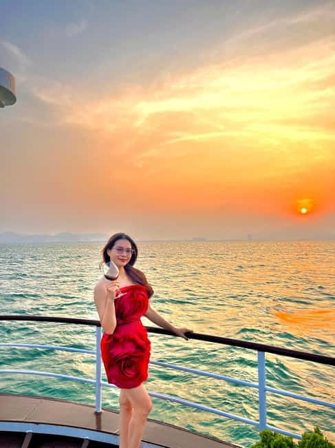 Da Nang: Experience a Magical Sunset Dinner Cruise in DN Bay - What to bring, what to avoid, and how to enjoy the deck time