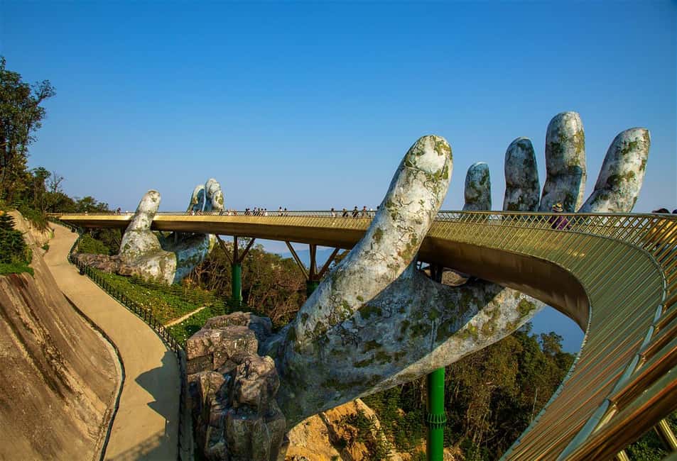 Da Nang: Golden Bridge, Marble Mountains & Monkey Mountain - Monkey Mountain and Linh Ung Pagoda: when the day turns calmer