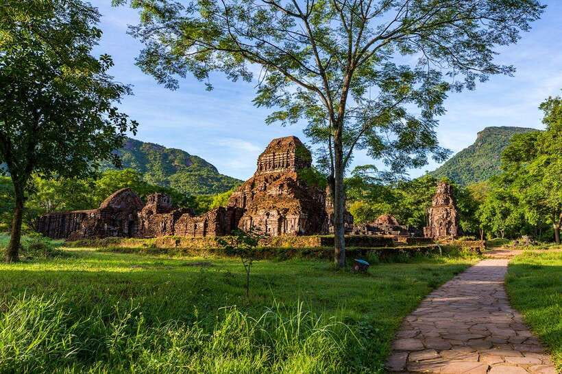 Da Nang: Half-day Journey To My Son Sanctuary - What the Guided Tour Covers: From Photo Stop to a Real Walk-Through