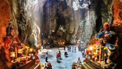Da Nang/Hoi An: Lady Budha - Marble Mountain with Hell Cave - Marble Mountains and the five elements: reading a place instead of just walking