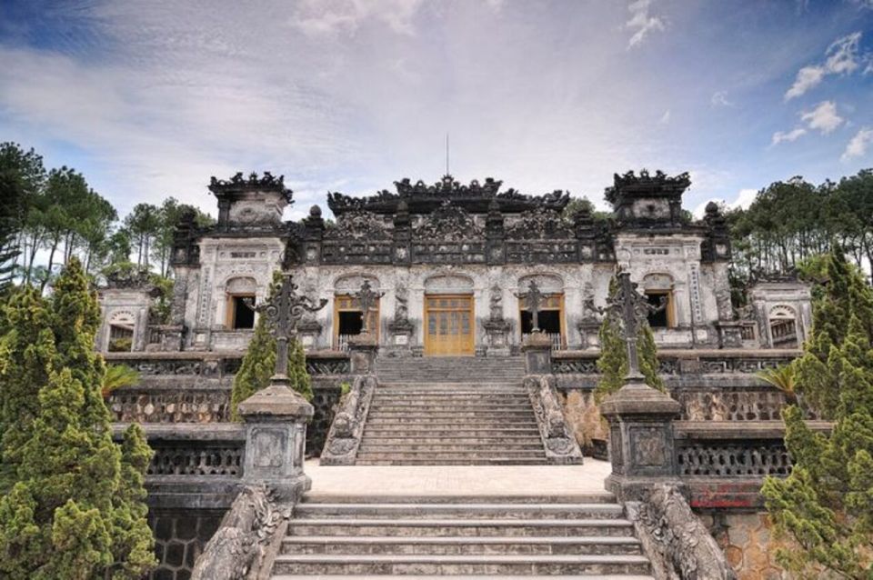 Da Nang: Imperial City of Hue Day Trip with Lunch and Ticket - Entering Hue Citadel: Understanding the Imperial Forbidden Citadel