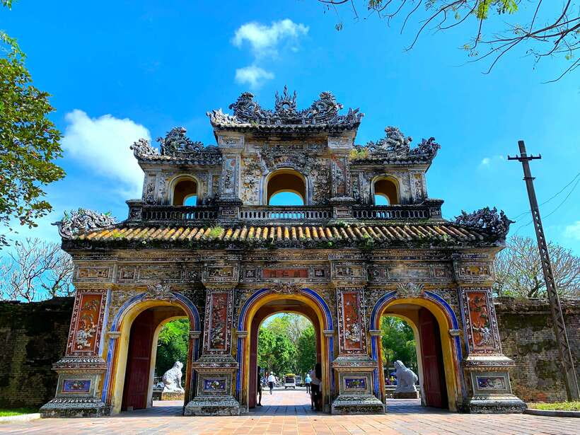 Da Nang: Imperial Hue And Scenic Hai Van Pass Discovery Tour - Da Nang to Hue: a long van ride with real views