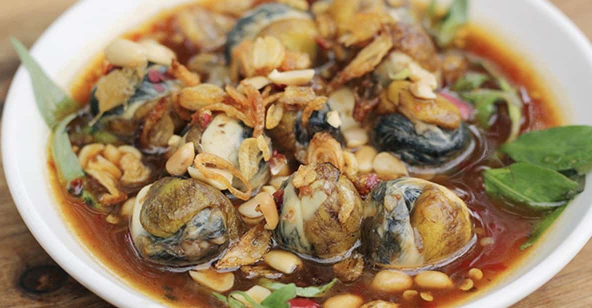 Da Nang: Local Street Food Walking Tour - Meeting at Outta da Blue: your first Da Nang food clue