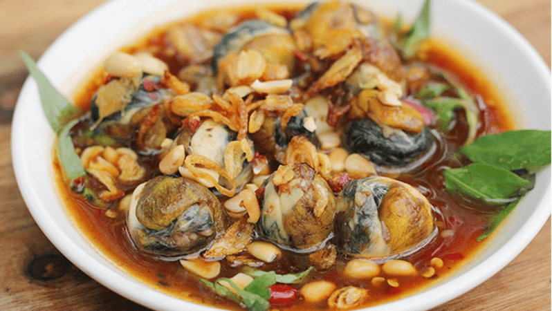 Da Nang: Local Street Food Walking Tour - 150 minutes on the move: what makes the walk feel manageable