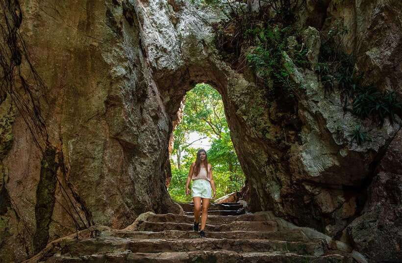 Da Nang: Marble Mountains, Am Phu Cave, and Linh Ung Pagoda - Marble Mountains: limestone hills, cave temples, and a stair workout worth planning for