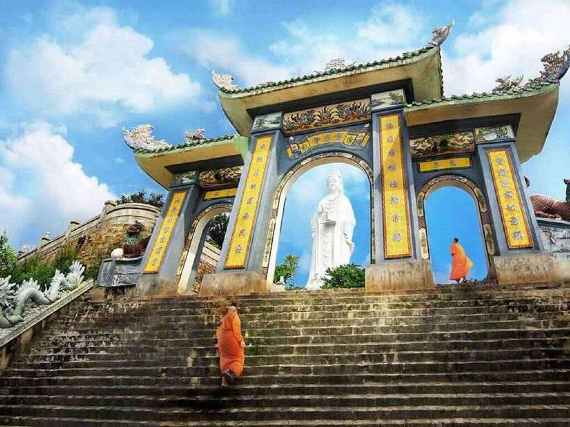 Da Nang: Marble Mountains, Am Phu Cave, and Linh Ung Pagoda - Vietnamese lunch at a local family house: the friendly reset between caves and pagodas