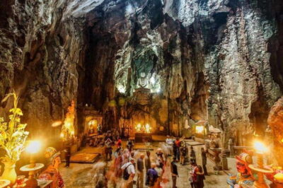 Da Nang: Marble Mountains, Am Phu Cave, and Linh Ung Pagoda - Am Phu Cave: Buddhist philosophies and the stories told in dramatic scenes