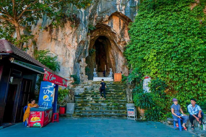 Da Nang: Marble Mountains, Am Phu Cave, and Linh Ung Pagoda - Monkey Mountains and Linh Ung Pagoda on Son Tra: the big view and the Lady Buddha