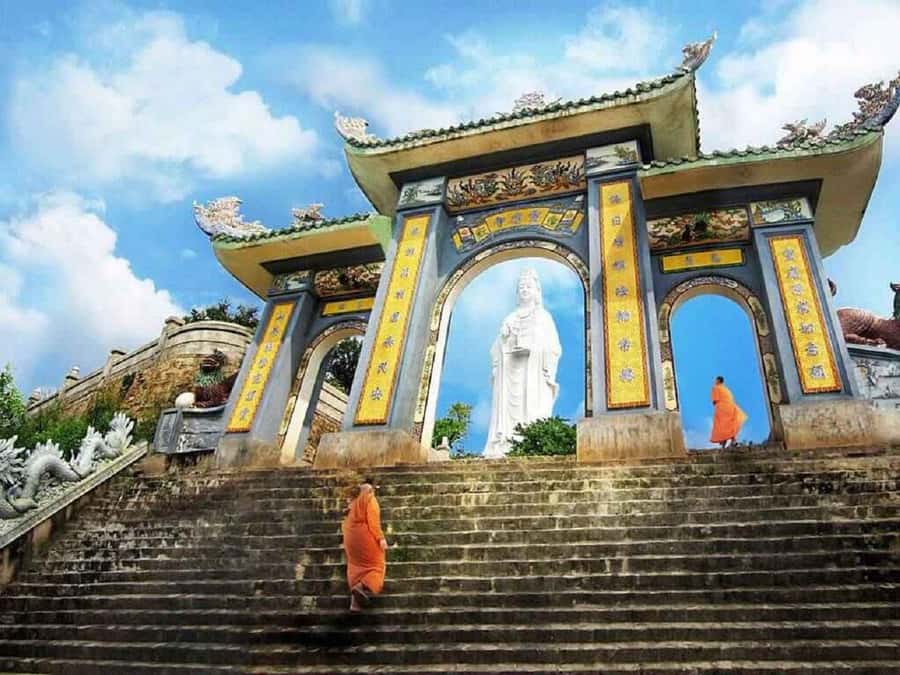 Da Nang : Marble Mountains, Monkey Mountain, and Am Phu Cave - How the half-day works: pickups, van rides, and timing