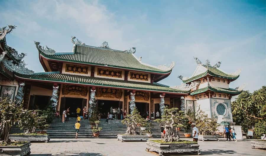 Da Nang : Marble Mountains, Monkey Mountain, and Am Phu Cave - Huyền Không or Tàng Chơn caves: where the spiritual story turns physical