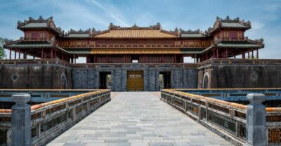Da Nang: One-Day Hue Discovery with Luxury Private Limousine - Lunch in Hue: traditional flavors, built into the price