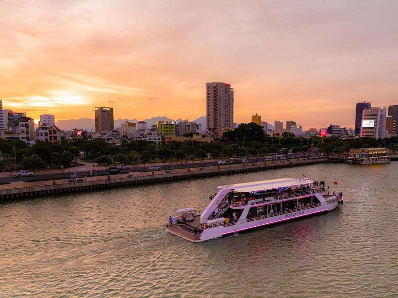 Da Nang: Poseidon Cruise with Dinner and Dragon Bridge Show - Key moments worth planning