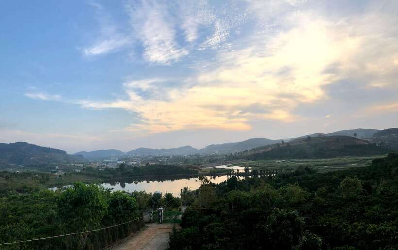 Dalat : City Tour With Local Guide - Robin Hill and the optional cable car: your first big views of Dalat