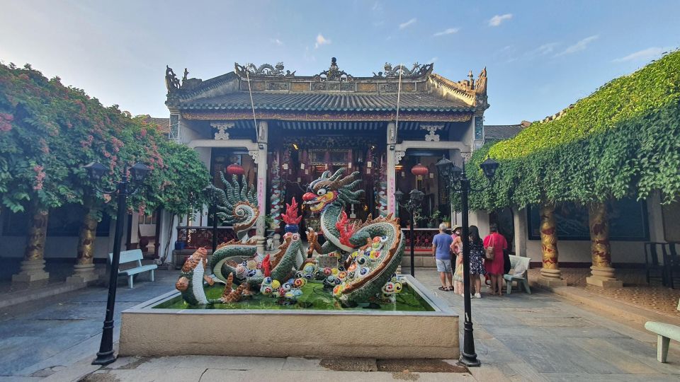 DaNang: Lady Buddha, Marble Mountain, Hoi An Town Group Tour - Dinner and night market time: when the day finally slows down