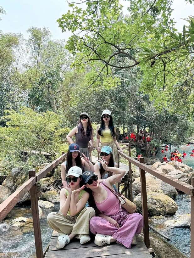 DMZ and the Hidden Stories of War – Full-Day Tour from Hue - Lunch in Quang Tri: simple fuel before the underground