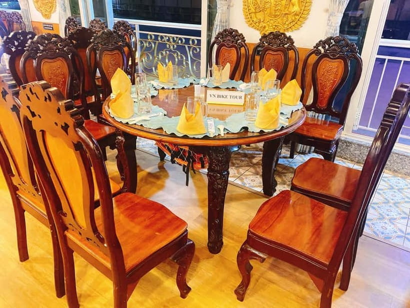 Experience Dinner On Luxury Cruise Along Saigon River - Getting there in Ho Chi Minh City: center pickup, air-conditioned ride, and a timing reality check