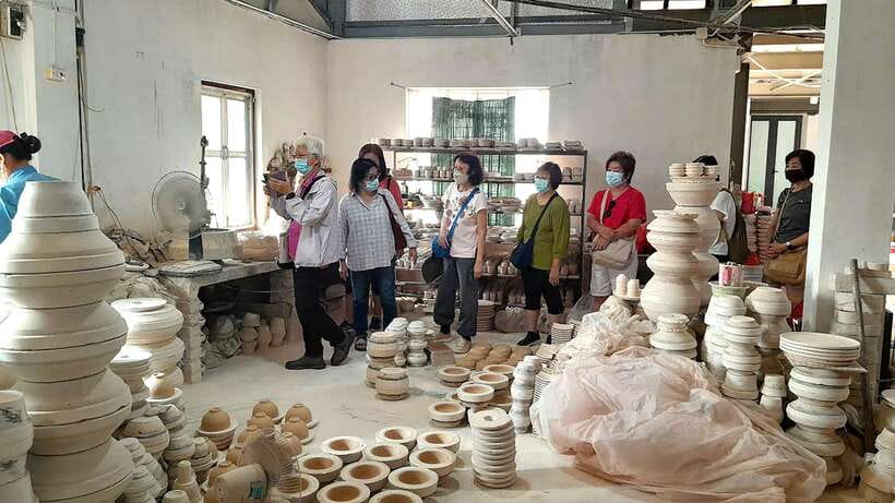 Explore Bat trang village & Ceramics factories / local guide - Factory stop: seeing ceramics made and hand-painted
