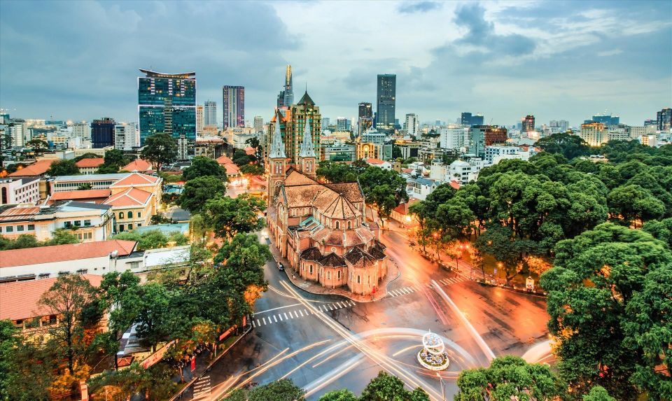 Explore The Most Tourist Attractions In Ho Chi Minh City - Cho Lon (Binh Tay Market) and Thien Hau Pagoda in Chinatown