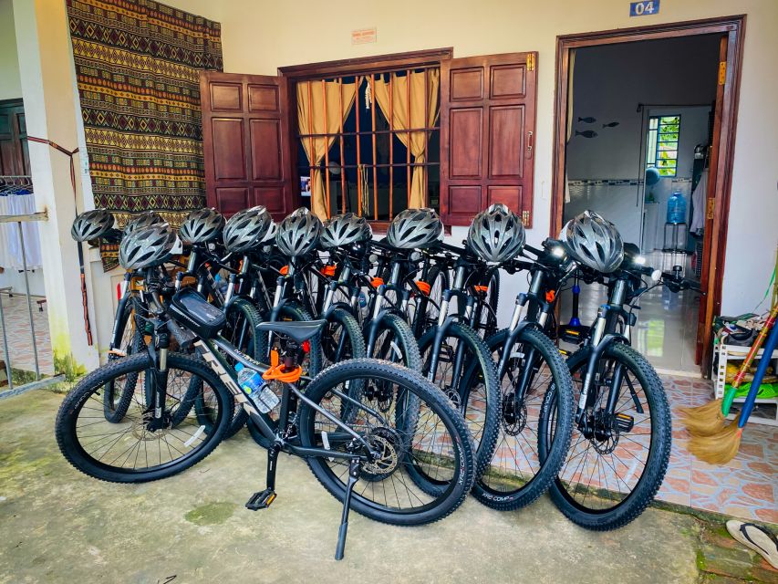 Food Tour By Bicycle In Phu Quoc - Bánh Xèo 5k Dì Bảy: where the tour slows down to let you enjoy
