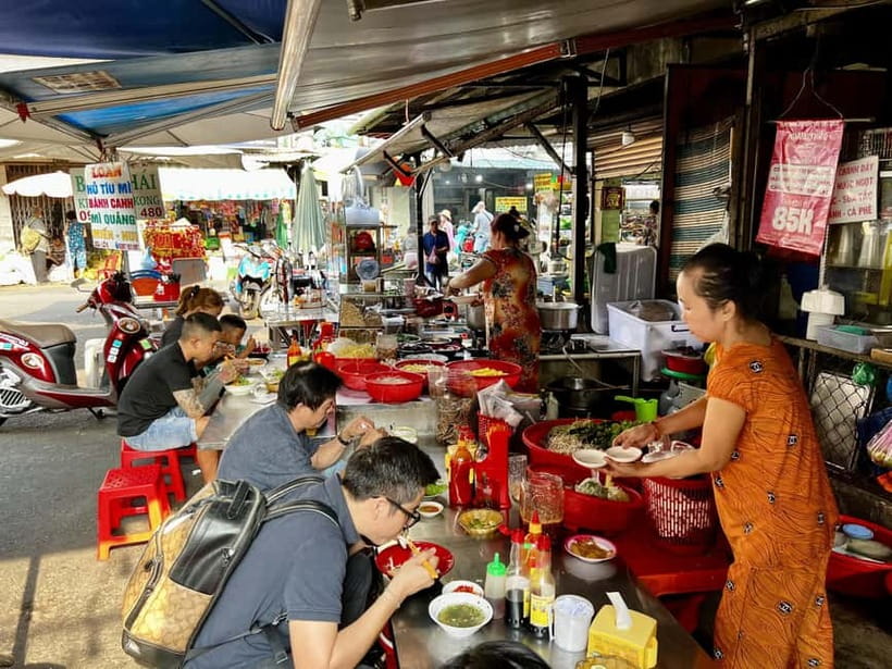 Free E-Sim Saigon Hidden Gems Tour with Local Guide - Street food sampling: how to taste Saigon without guessing