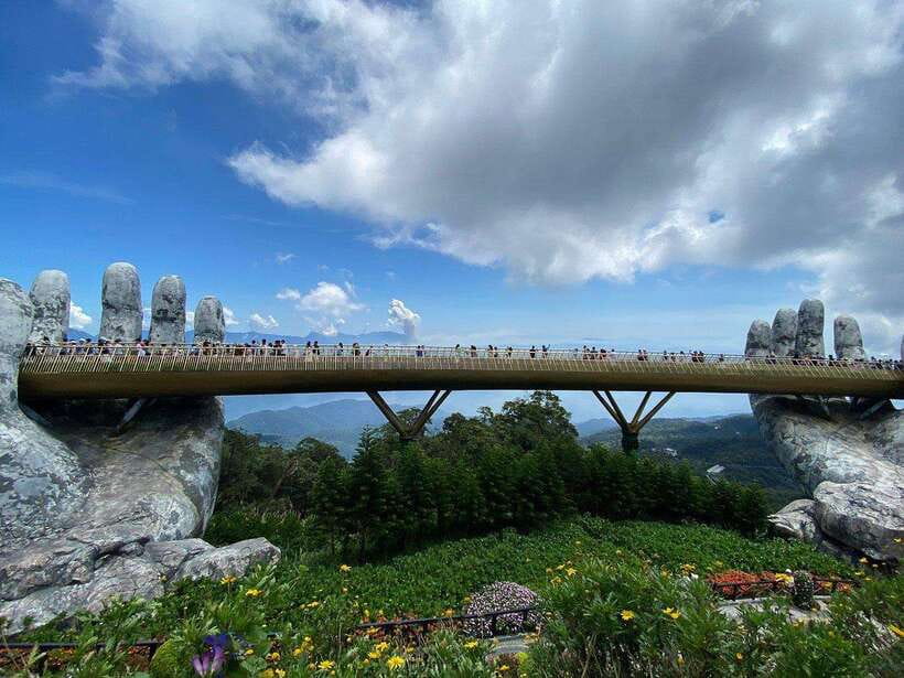From Da Nang/Hoi An: Ba Na Hills and Golden Bridge Day Trip - Le Jardin D’amour, pagodas, and the gardens around the bridge