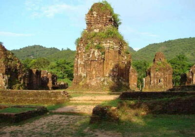 From Danang: Shuttle bus Danang- My Son - Hoi An - Danang - Meeting Points and the 7:30 AM Start in Da Nang