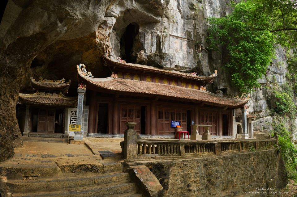 From Hanoi: 2-Day Ninh Binh Tour with Accommodation & Meals - Thung Nham Bird Valley: 50,000 birds seen from a small boat