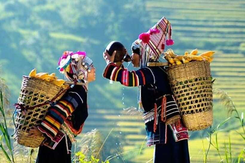 From Hanoi: 3-Day Guided Tour of Sapa with 3-Star Hotel - What to pack for Sapa: shoes, warmth, and cash for the market