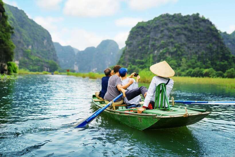 From Hanoi: 5-Day Sapa, Ninh Binh, Ha Long Bay Cruise - Day 5: Fansipan Legend cable car views and your return to Hanoi